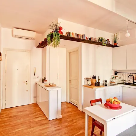 Marte In Trevi * רומא