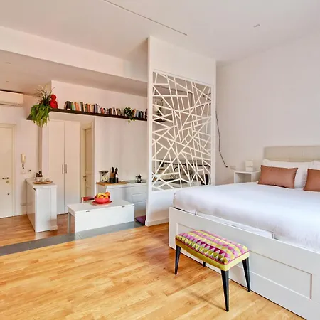 Marte In Trevi רומא