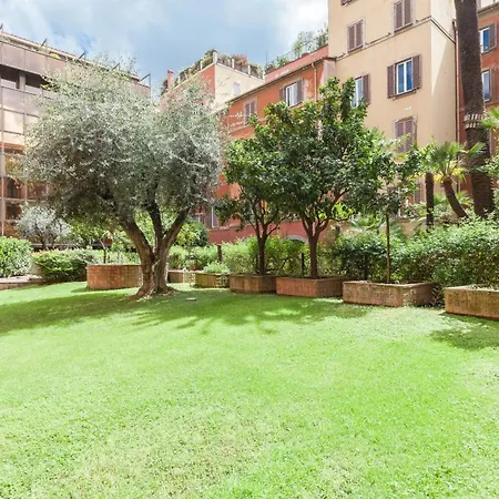 Marte In Trevi * Roma